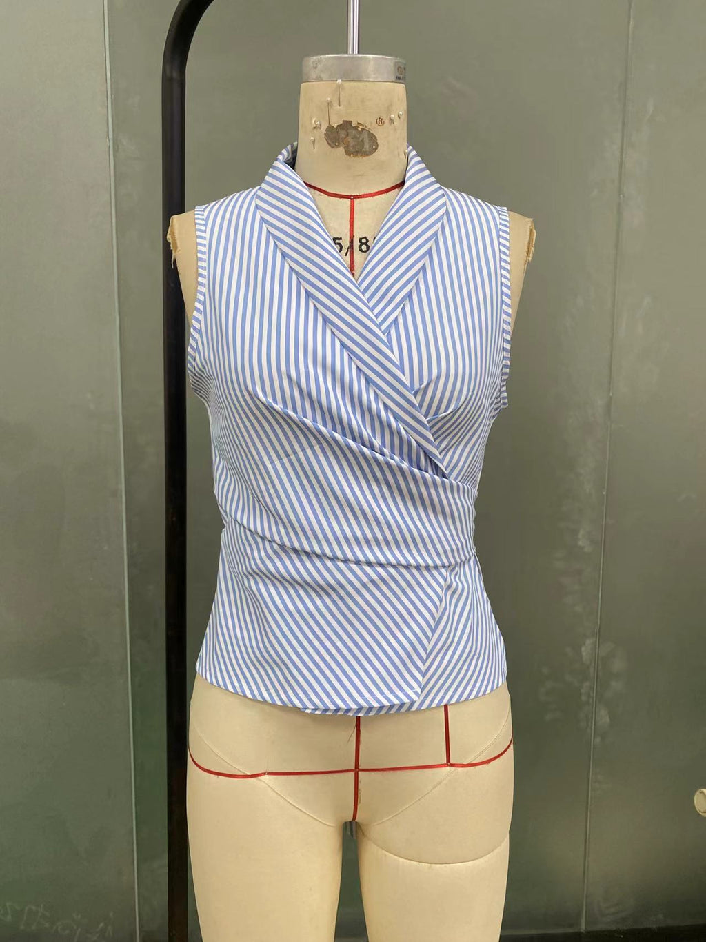 Cross-border European and American striped sleeveless shirt, 2025 summer, tie-waist slimming vest shirt, eBay foreign trade women's clothing