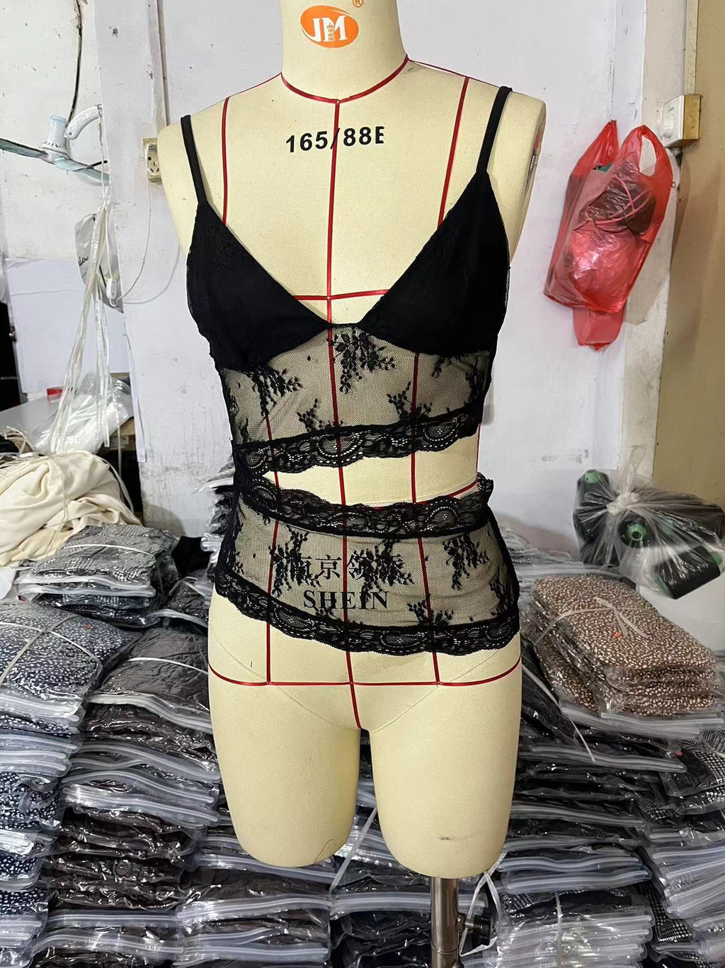 European and American style 2024 Spring/Summer new women's clothing sexy lace trim patchwork camisole backless camisole