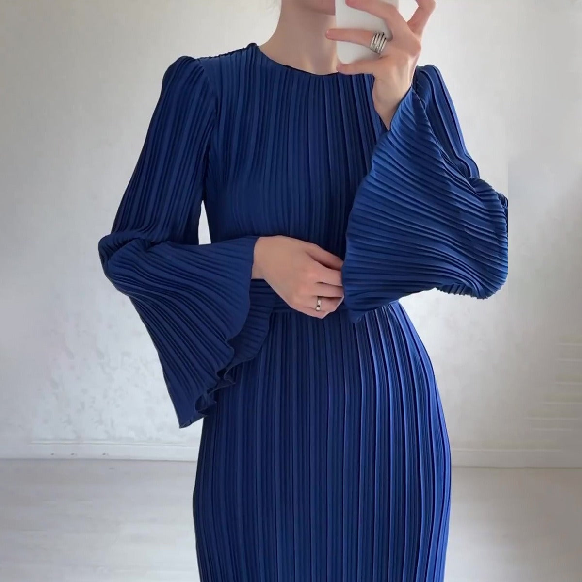 Amazon European and American clothing 2023 new autumn long skirt temperament pleated bell sleeve mid-length dress