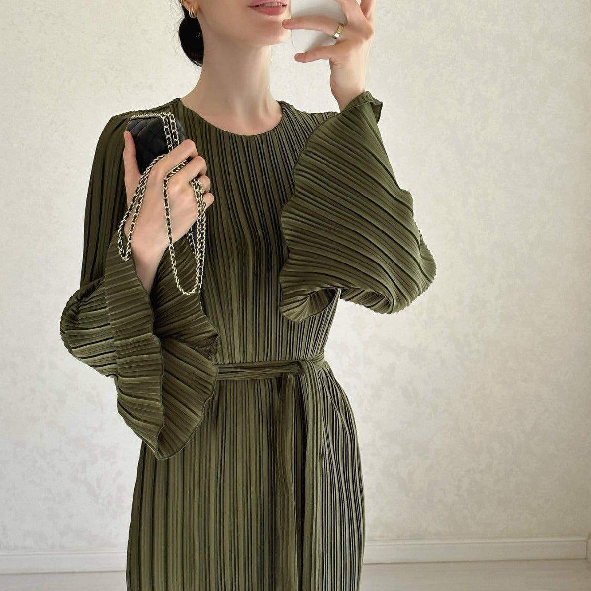 Amazon European and American clothing 2023 new autumn long skirt temperament pleated bell sleeve mid-length dress