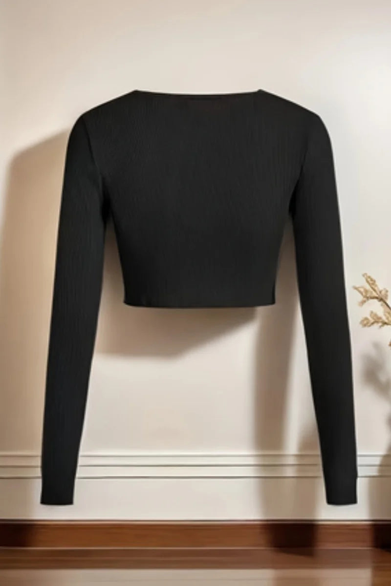 Fashion women's long sleeved short top