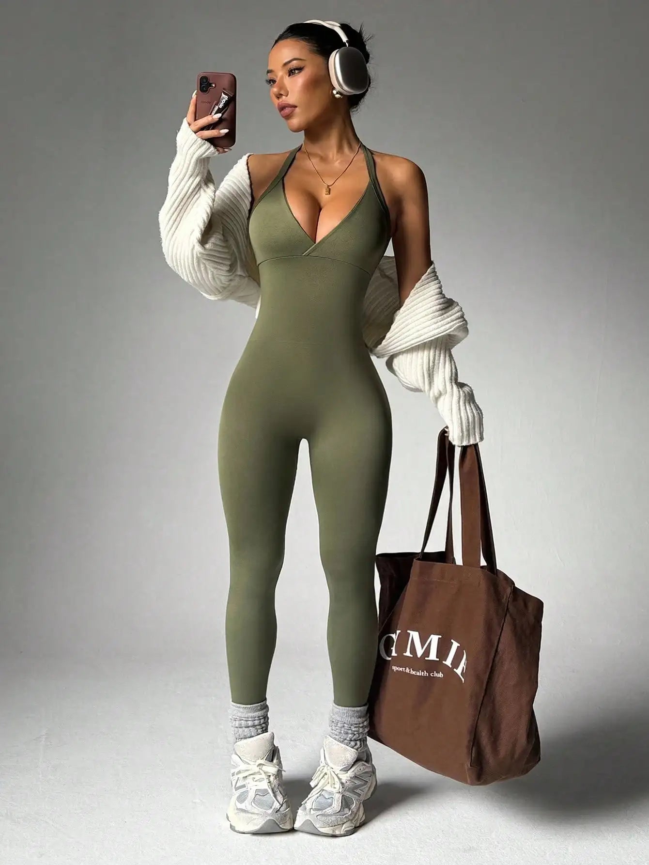 806738373-12