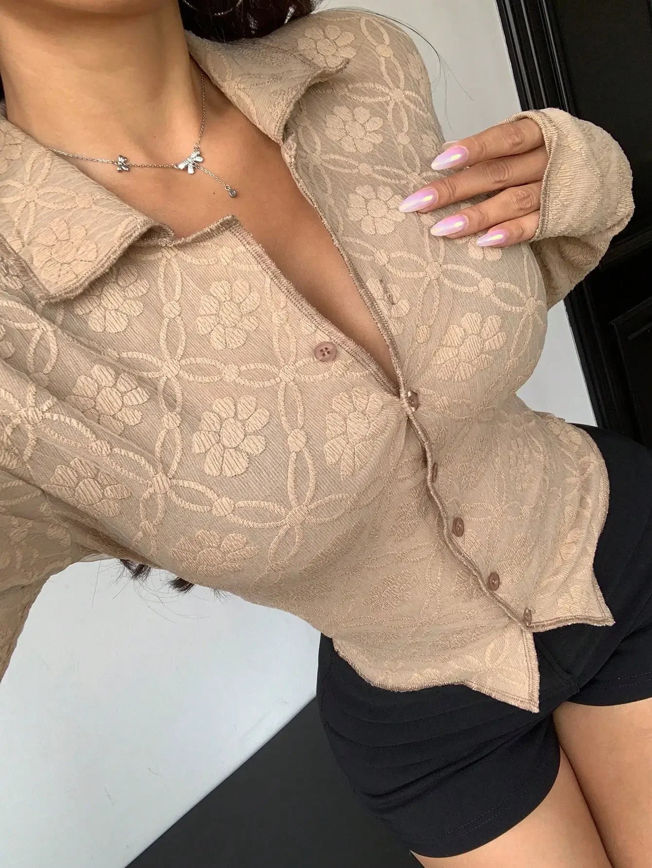 Women's Slim Fit Long Sleeve Turn-down Collar T-shirt for Spring/Autumn Outdoors School Return Top