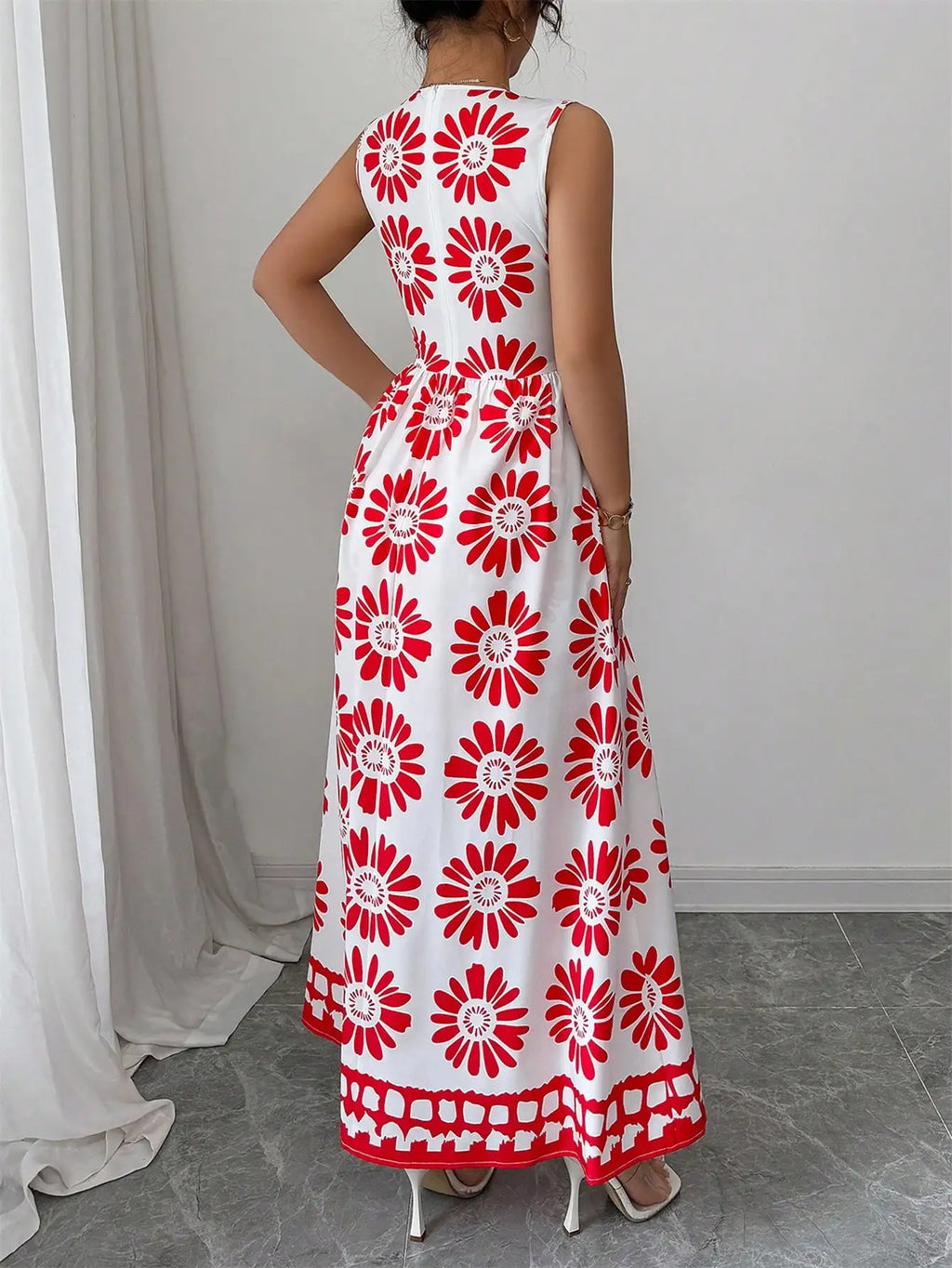 Women's spring and summer beach vacation style casual and elegant contrasting color all-over retro print sleeveless jumpsuit
