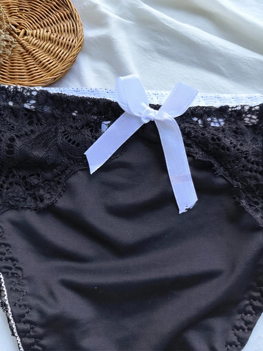 Plus Size Women's Underwear, Fashionable, Soft, Seamless, Comfortable, Sexy, Lace-Trimmed, Color-Blocked, Fine-Edged, Breathable Women's Briefs