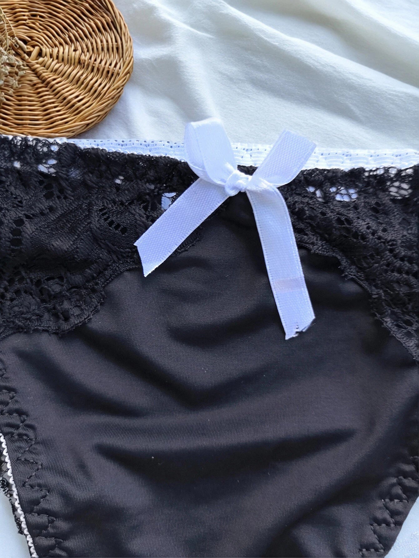 Plus Size Women's Underwear, Fashionable, Soft, Seamless, Comfortable, Sexy, Lace-Trimmed, Color-Blocked, Fine-Edged, Breathable Women's Briefs