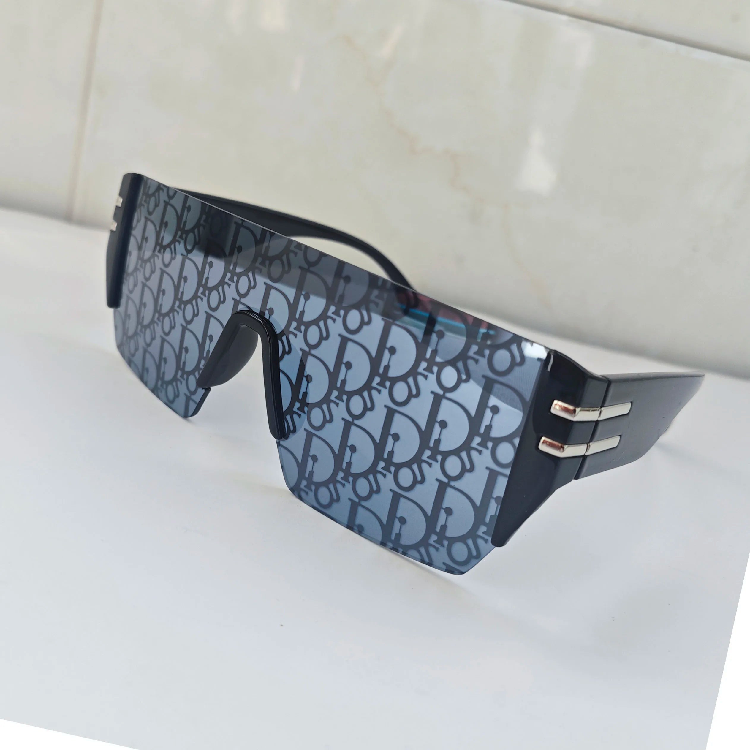 Luxury Shield Sunglasses Men Women Y2K Oversized Rimless One Piece Sun Glasses Letter Print UV400 Sport Oculos de Sol Eyewear